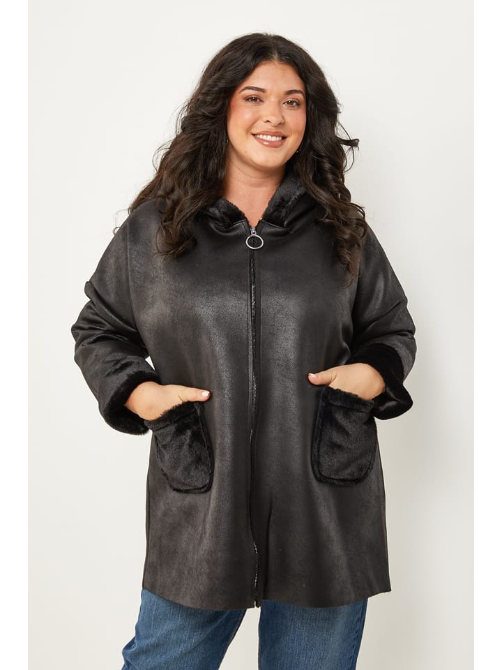 Curvy Lady Kurtka przejściowa w kolorze czarnym rozmiar: 40/42
