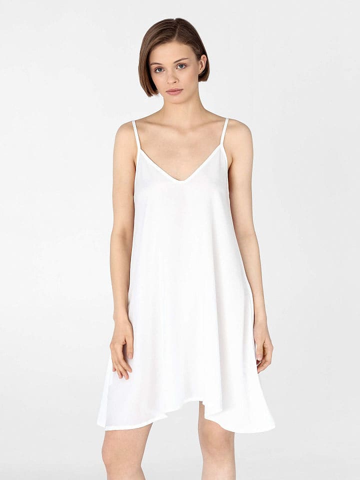 Basiclo Sukienka w kolorze białym rozmiar: L