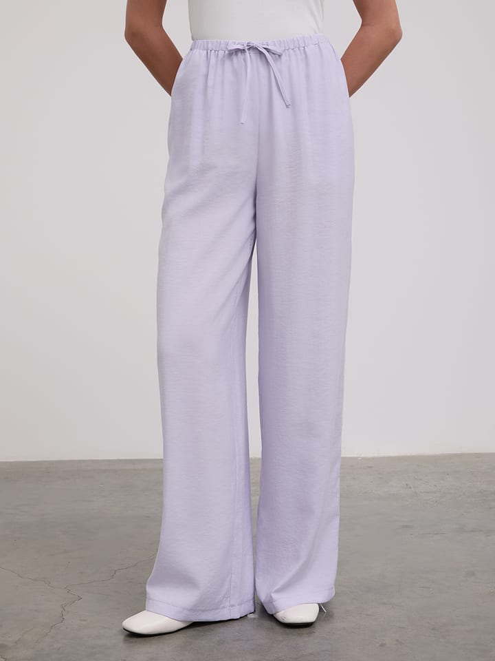 BGN Spodnie w kolorze fioletowym rozmiar: 40