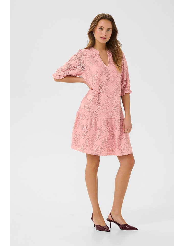 CULTURE Sukienka w kolorze jasnoróżowym rozmiar: M