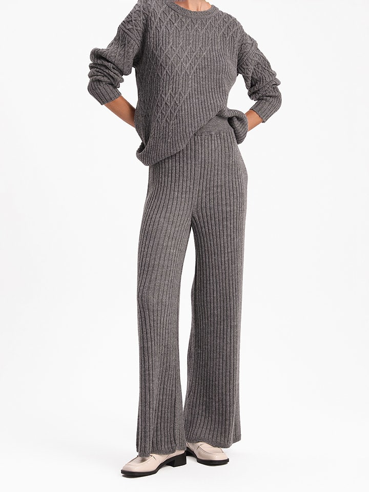 BGN Spodnie w kolorze szarym rozmiar: 36