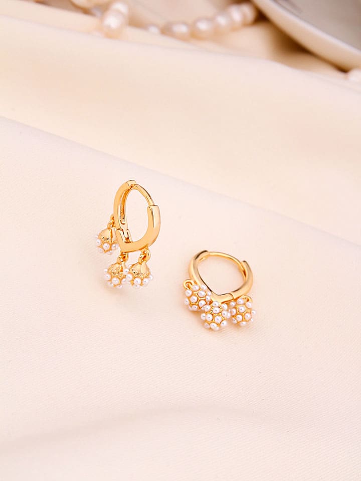 L'Atelier de Gaia Pozłacane kolczyki-kreole z perłami rozmiar: onesize