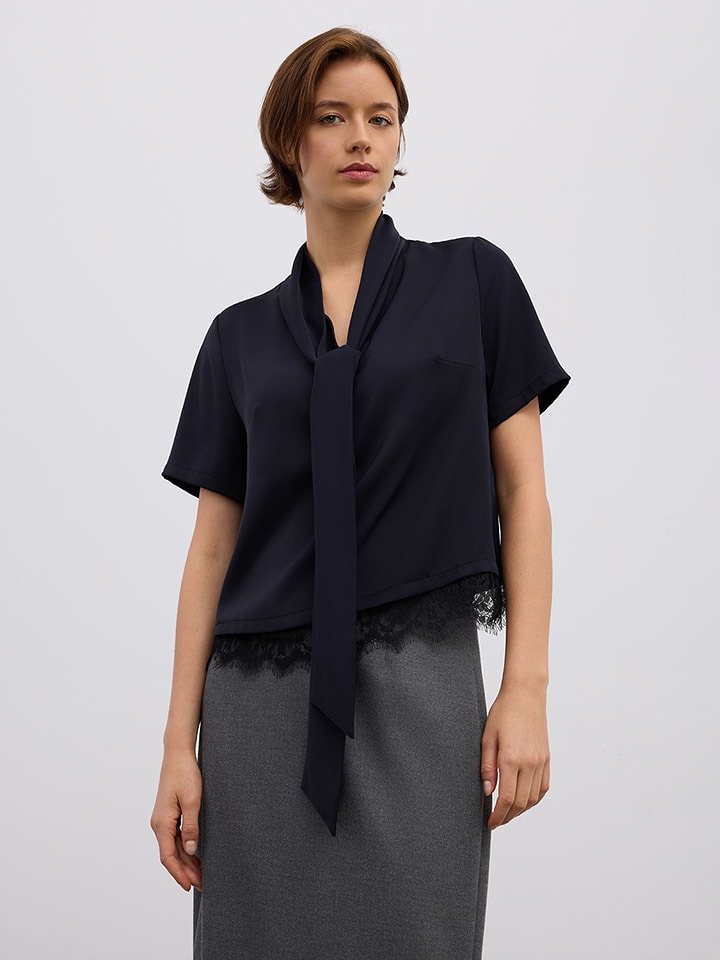 BGN Bluzka w kolorze czarnym rozmiar: 40