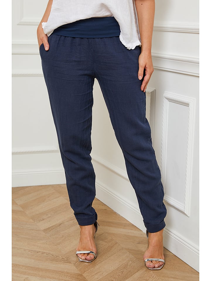 Curvy Lady Lniane spodnie "Provence" w kolorze granatowym rozmiar: 44/46