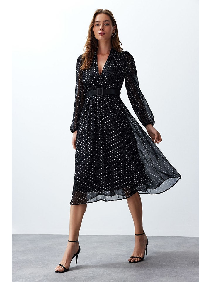 trendyol Sukienka w kolorze czarnym rozmiar: 44