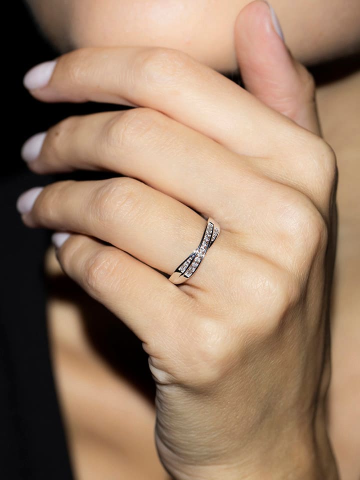 DIAMANTA Złoty pierścionek z diamentami rozmiar: 54