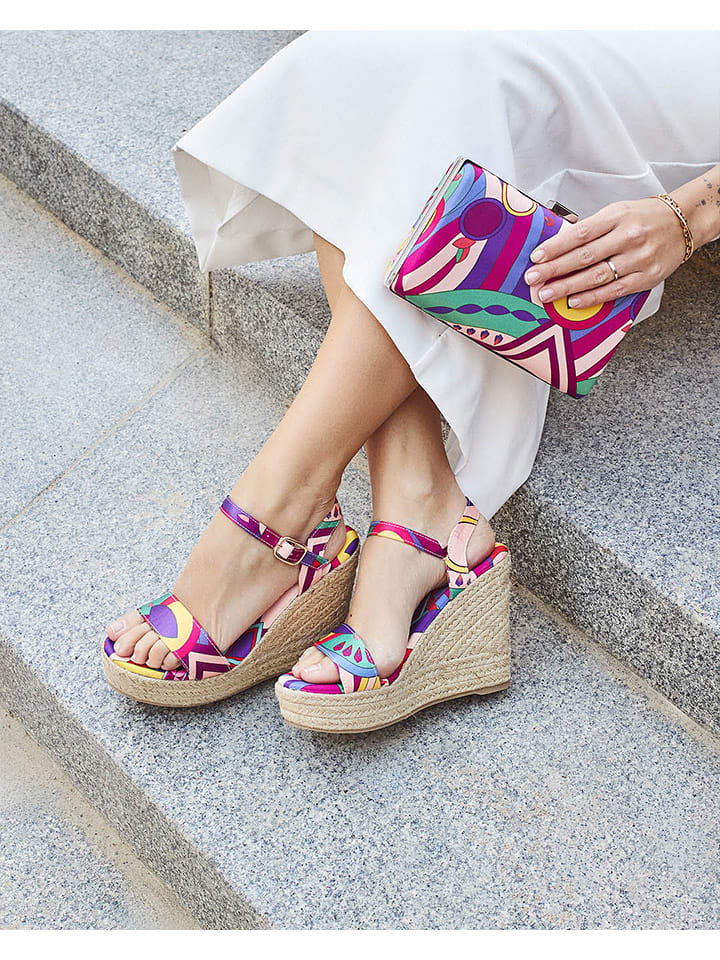 Bellucci Sandały w kolorze fioletowym na koturnie rozmiar: 39