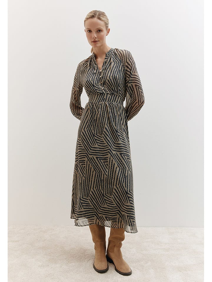 More & More Sukienka w kolorze czarnym rozmiar: 32