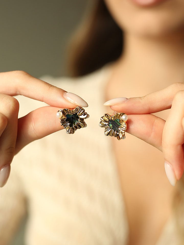 Pierres delicates Pozłacane kolczyki-wkrętki z perłami i onyksami rozmiar: onesize