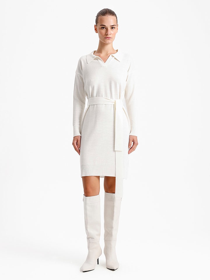 BGN Sukienka dzianinowa w kolorze kremowym rozmiar: 36