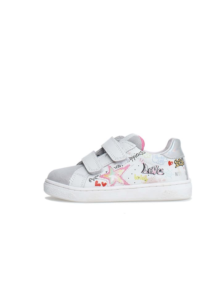 Naturino Skórzane sneakersy "Pinn" w kolorze białym ze wzorem rozmiar: 28