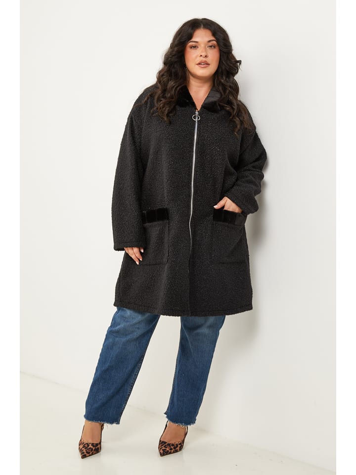 Curvy Lady Kurtka przejściowa w kolorze czarnym rozmiar: 44/46