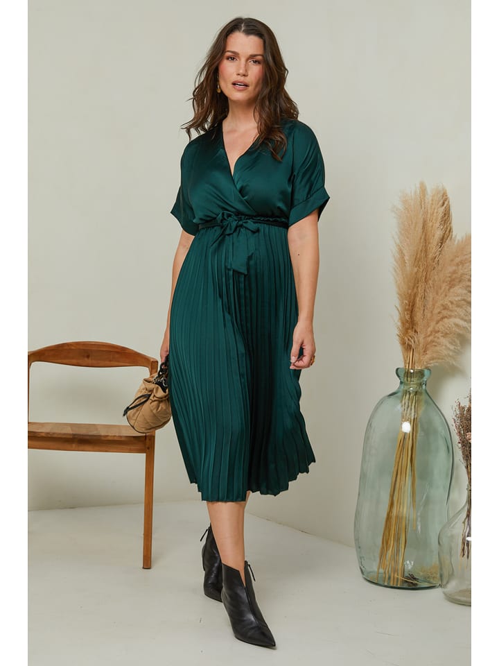 Curvy Lady Sukienka w kolorze ciemnozielonym rozmiar: 40/42