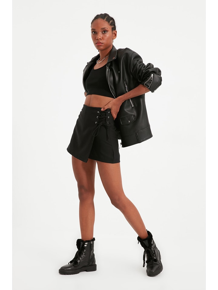 trendyol Szorty w kolorze czarnym rozmiar: 36