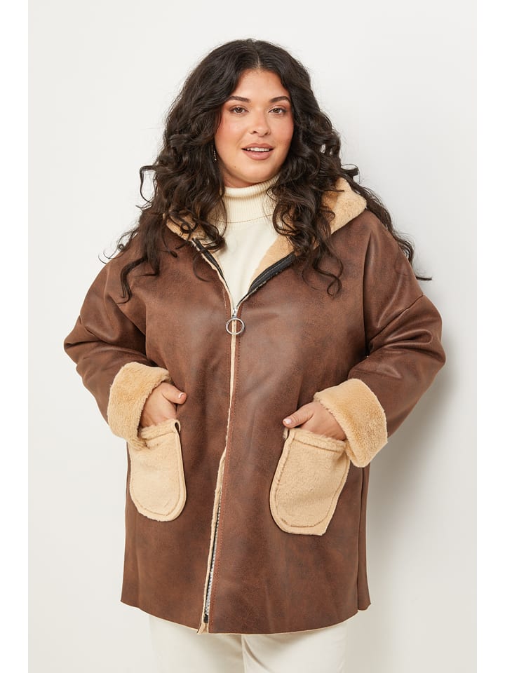 Curvy Lady Kurtka przejściowa w kolorze brązowym rozmiar: 44/46