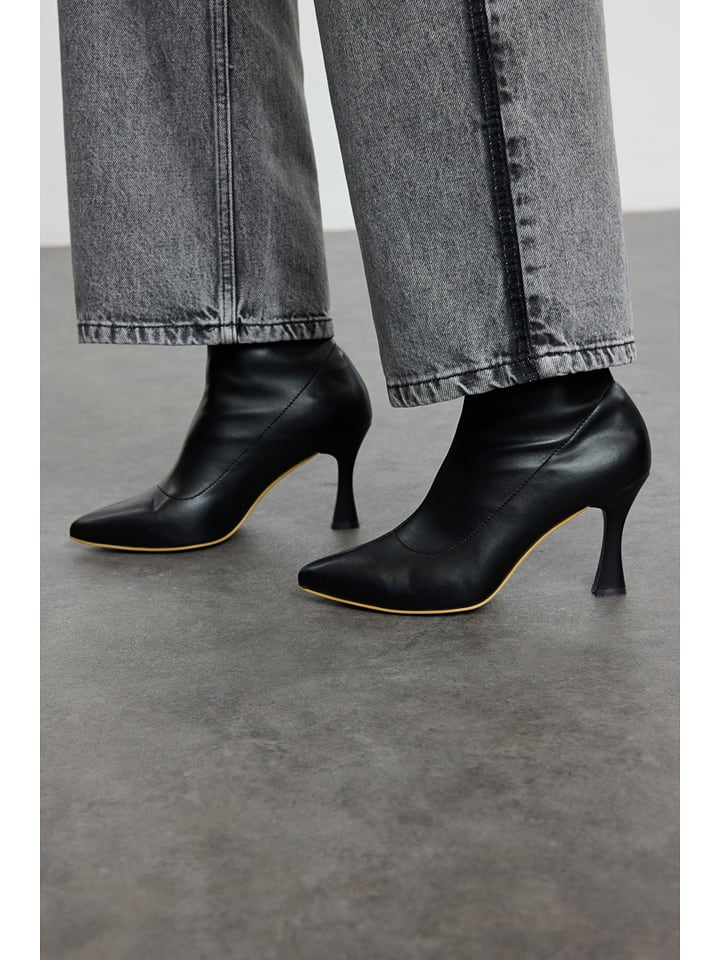 trendyol Botki w kolorze czarnym rozmiar: 36