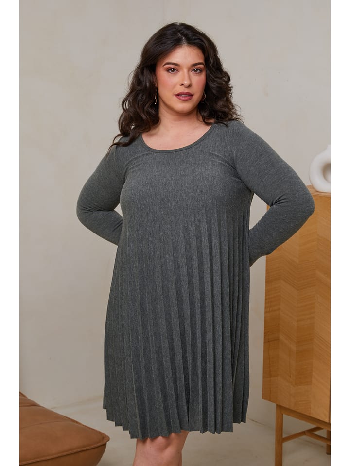 Curvy Lady Sukienka w kolorze khaki rozmiar: 44/46