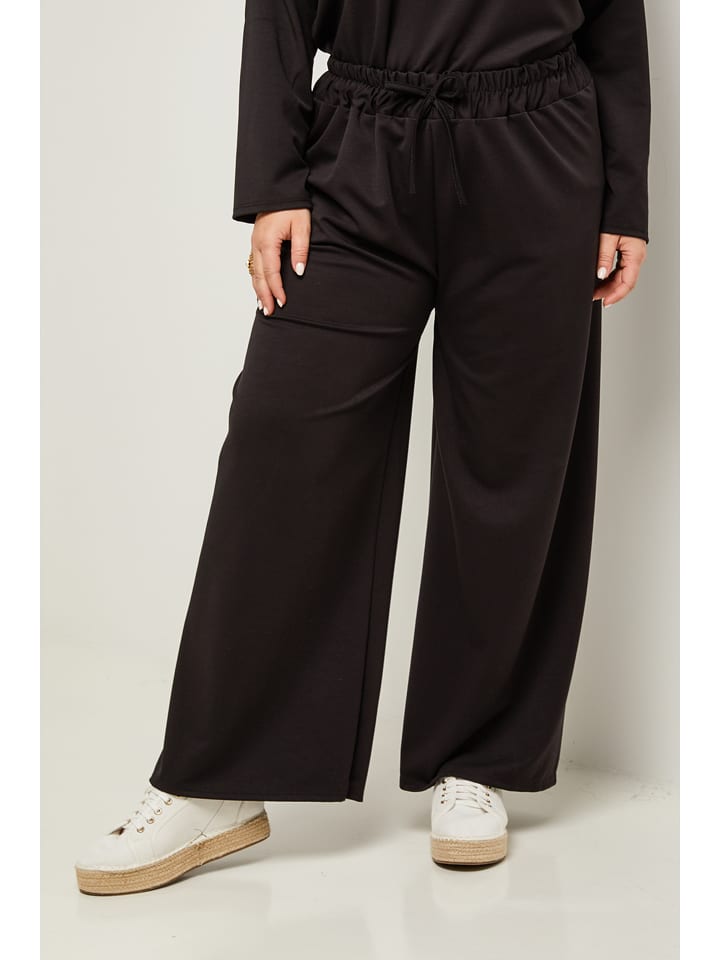 Curvy Lady Spodnie w kolorze czarnym rozmiar: 44/46
