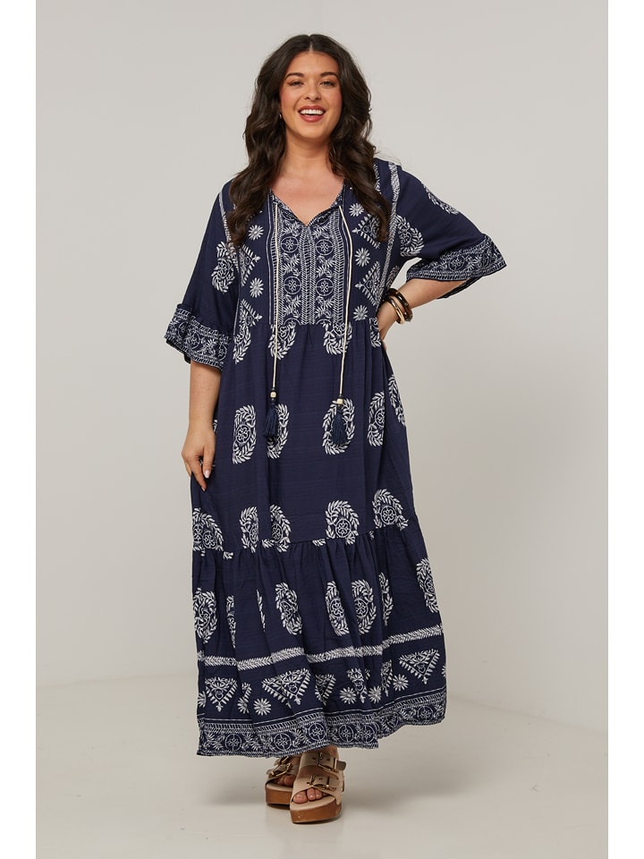 Curvy Lady Sukienka w kolorze granatowym rozmiar: 40/42