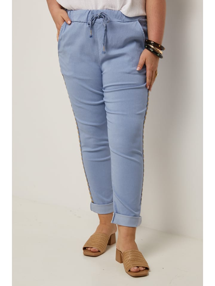 Curvy Lady Spodnie w kolorze błękitnym rozmiar: 40/42