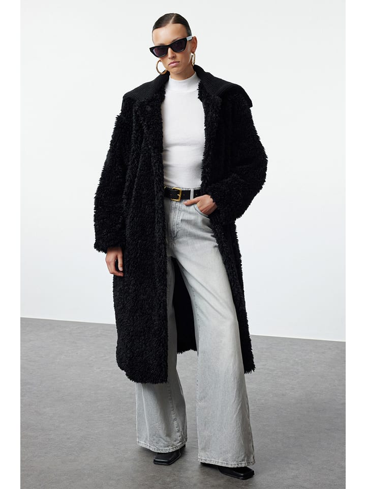 trendyol Płaszcz pluszowy w kolorze czarnym rozmiar: 38