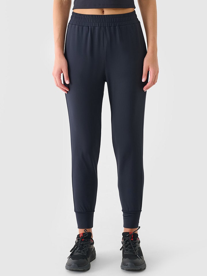 4F Spodnie sportowe w kolorze czarnym rozmiar: S