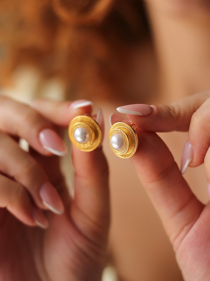 L'Atelier de Gaia Pozłacane kolczyki-wkrętki z perłami rozmiar: onesize