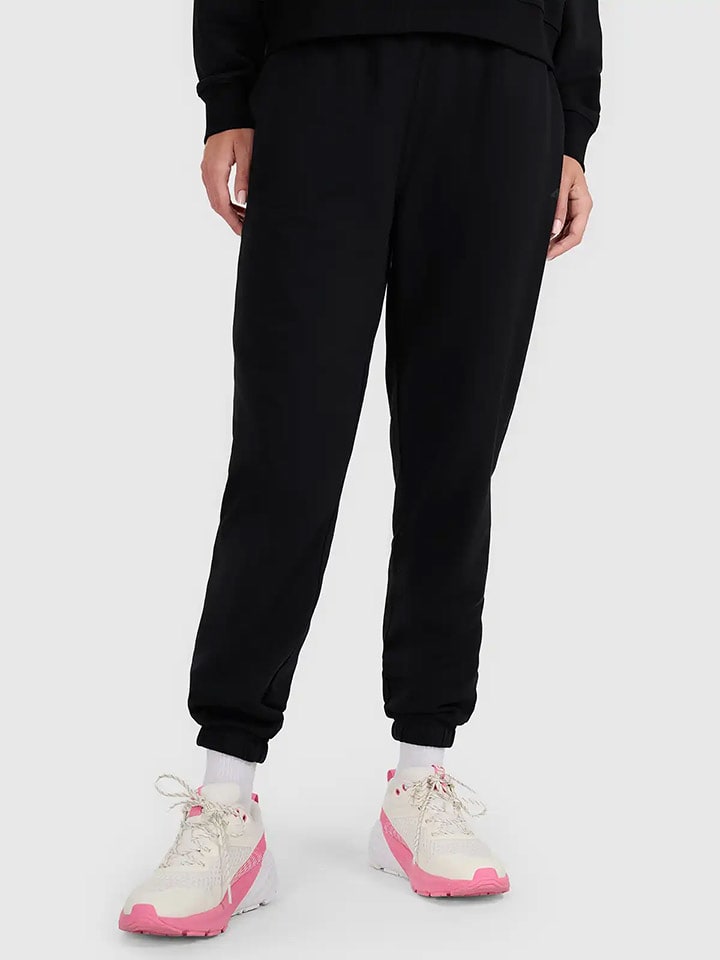 4F Spodnie dresowe w kolorze czarnym rozmiar: XS