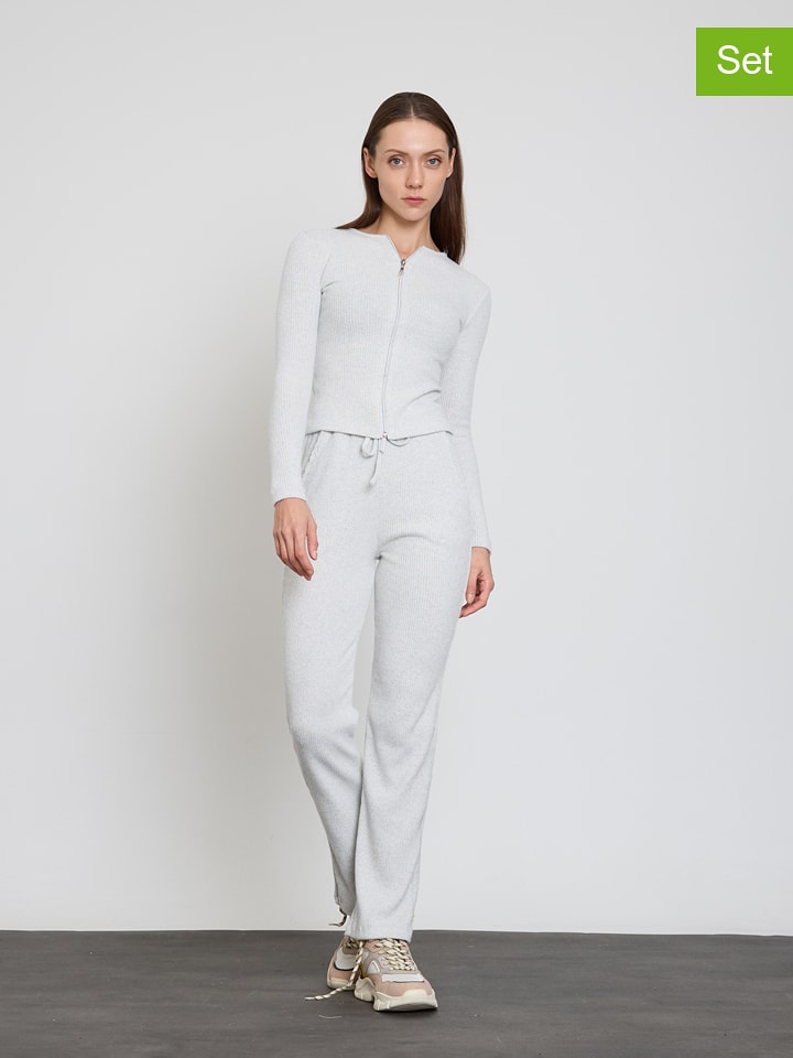 BGN 2-częściowy zestaw w kolorze jasnoszarym rozmiar: 40