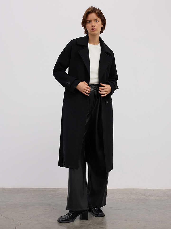 BGN Płaszcz przejściowy w kolorze czarnym rozmiar: 40