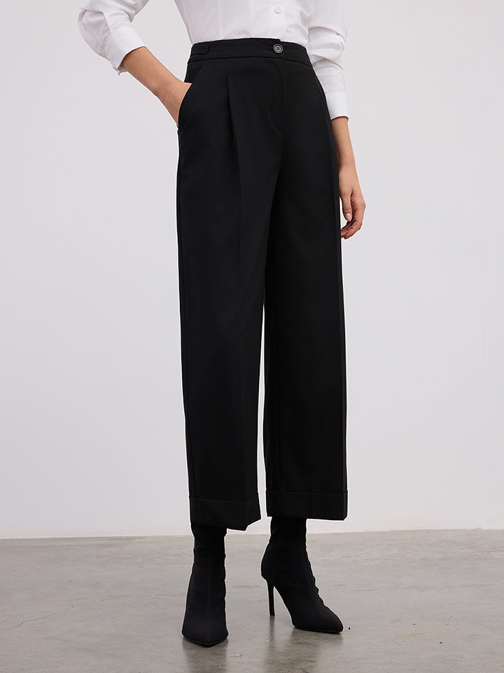 BGN Spodnie w kolorze czarnym rozmiar: 40