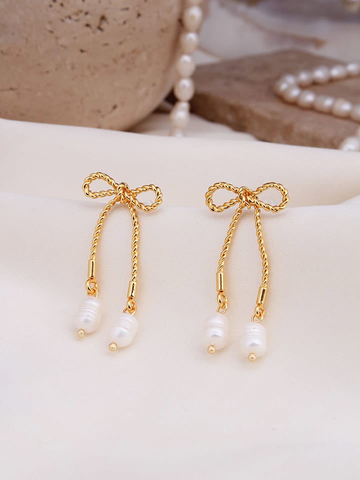 Pierres delicates Pozłacane kolczyki-wkrętki z perłami syntetycznymi rozmiar: onesize