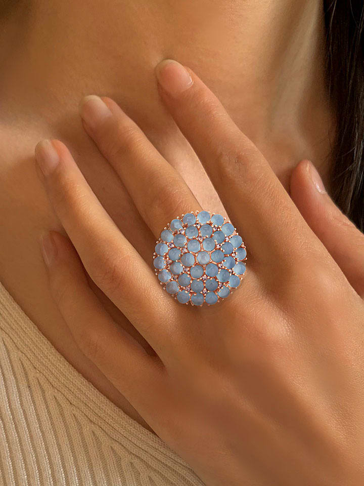 Les Petites Précieuses Pozłacany pierścionek z kamieniami szlachetnymi rozmiar: 52