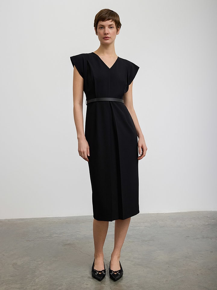 BGN Sukienka w kolorze czarnym rozmiar: 38