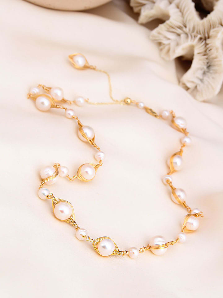 Pierres de Jade Pozłacany naszyjnik z elementami ozdobnymi - dł. 45 cm rozmiar: onesize