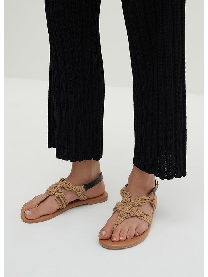 STEFANEL Sandały w kolorze jasnobrązowym rozmiar: 37