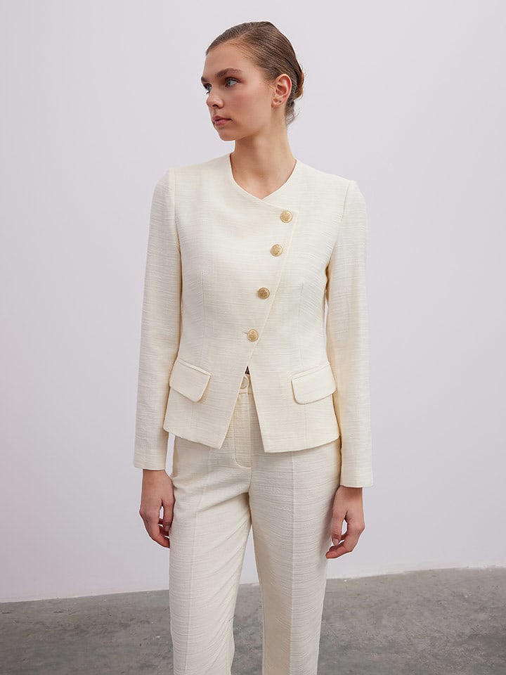 BGN Blezer w kolorze kremowym rozmiar: 38