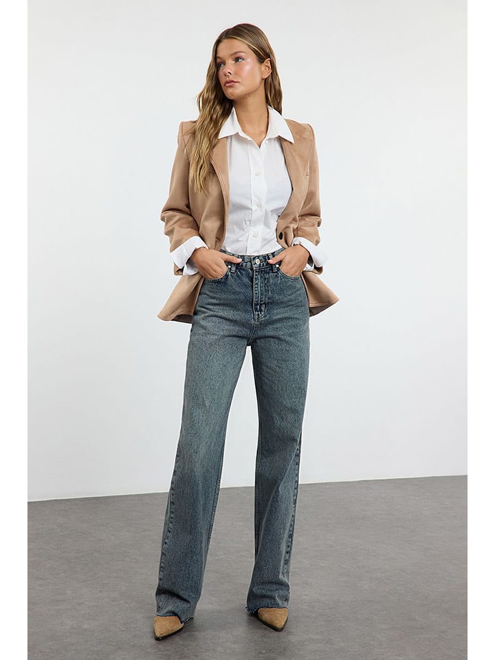 trendyol Dżinsy - Comfort fit - w kolorze niebieskim rozmiar: 32