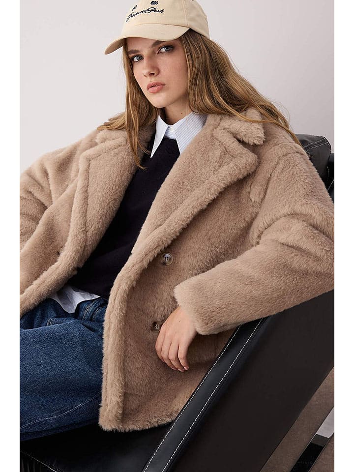 trendyol Kurtka pluszowa w kolorze jasnobrązowym rozmiar: 36