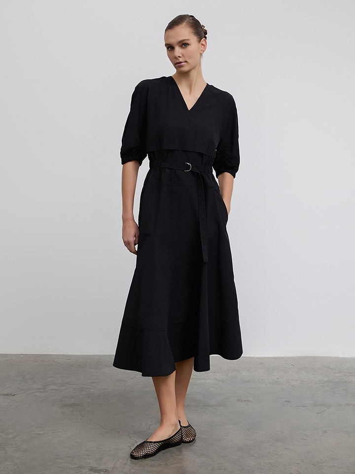 BGN Sukienka w kolorze czarnym rozmiar: 38