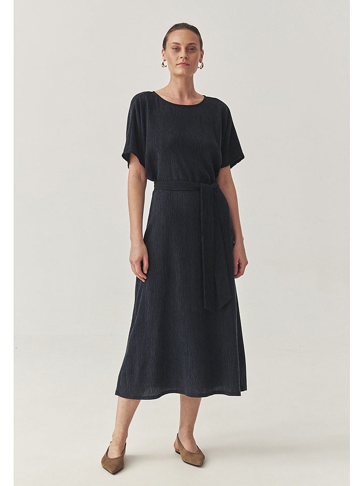 TATUUM Sukienka w kolorze granatowym rozmiar: 44