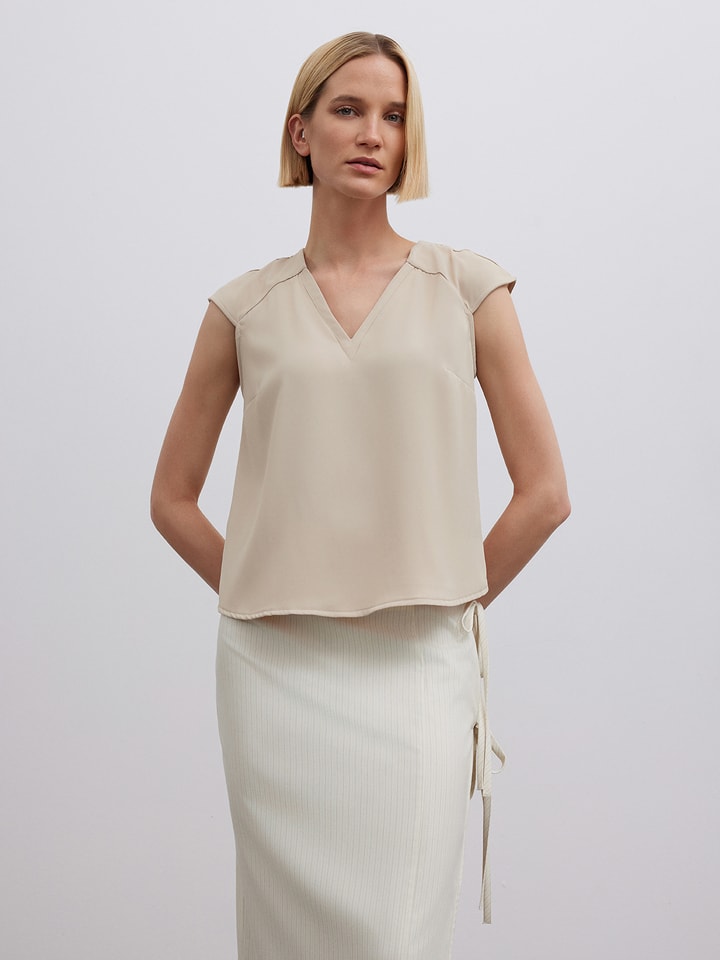 BGN Bluzka w kolorze beżowym rozmiar: 40