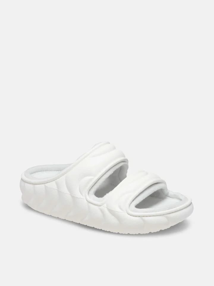 Crocs Klapki "Classic Cozzzy Overpuff" w kolorze kremowym rozmiar: 41/42