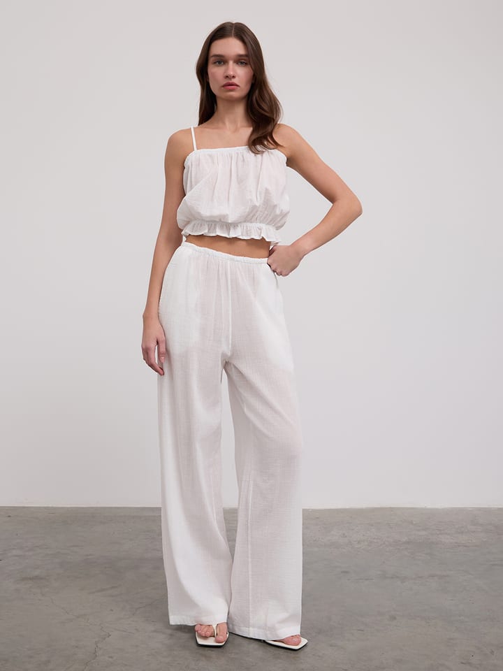 BGN Spodnie w kolorze białym rozmiar: 40