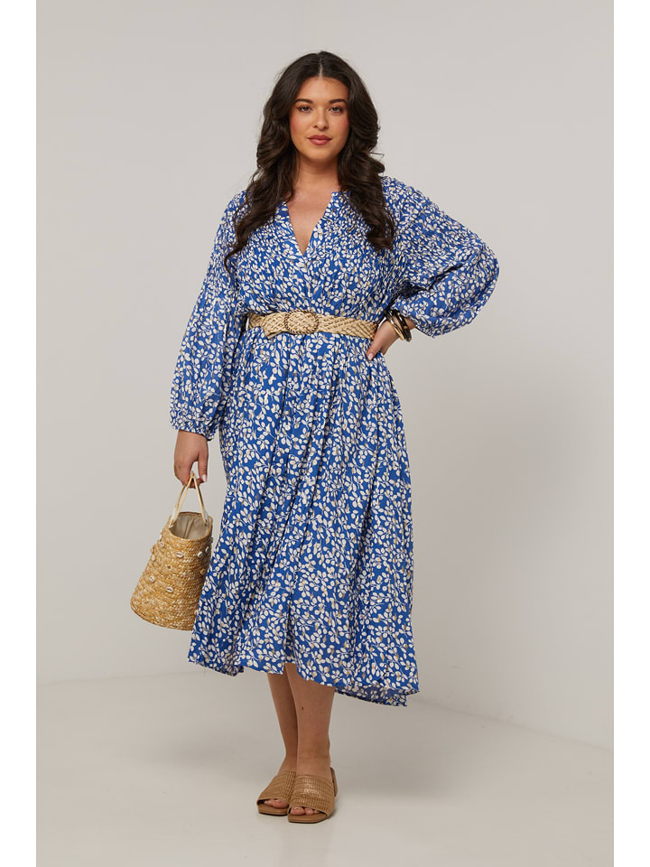 Curvy Lady Sukienka w kolorze niebieskim rozmiar: 44/46