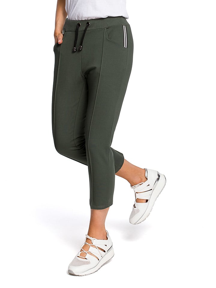 made of emotion Spodnie dresowe w kolorze khaki rozmiar: M