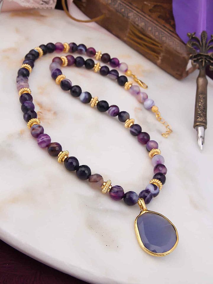 Pierres de Jade Pozłacany naszyjnik z elementami ozdobnymi - dł. 50 cm rozmiar: onesize