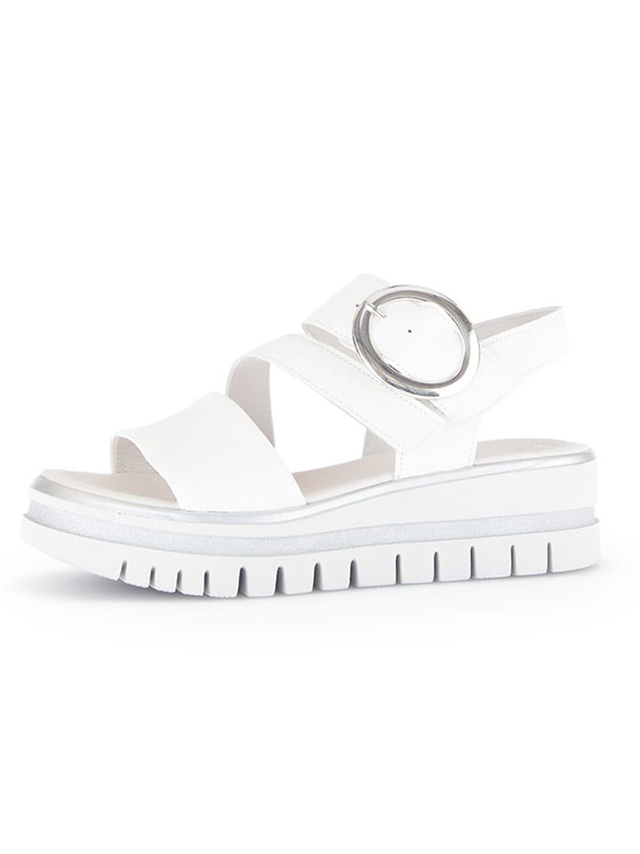 Gabor Skórzane sandały w kolorze białym na koturnie rozmiar: 40,5