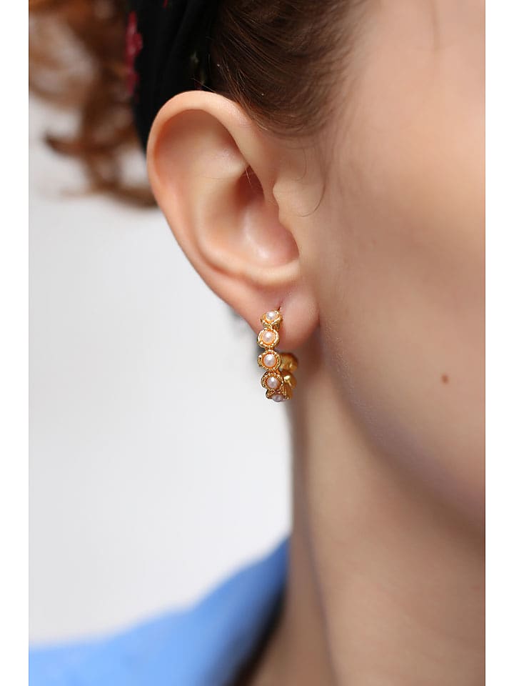 L'Atelier de Gaia Pozłacane kolczyki-kreole z syntetycznymi perłami rozmiar: onesize