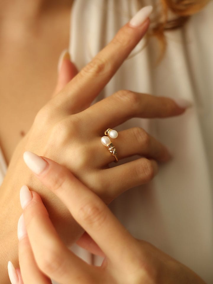 Pierres delicates Pozłacany pierścionek z perłami i cyrkoniami rozmiar: onesize